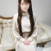 色白で細身のお身体は出産されている体型とは思えません！！【芦田 美帆】